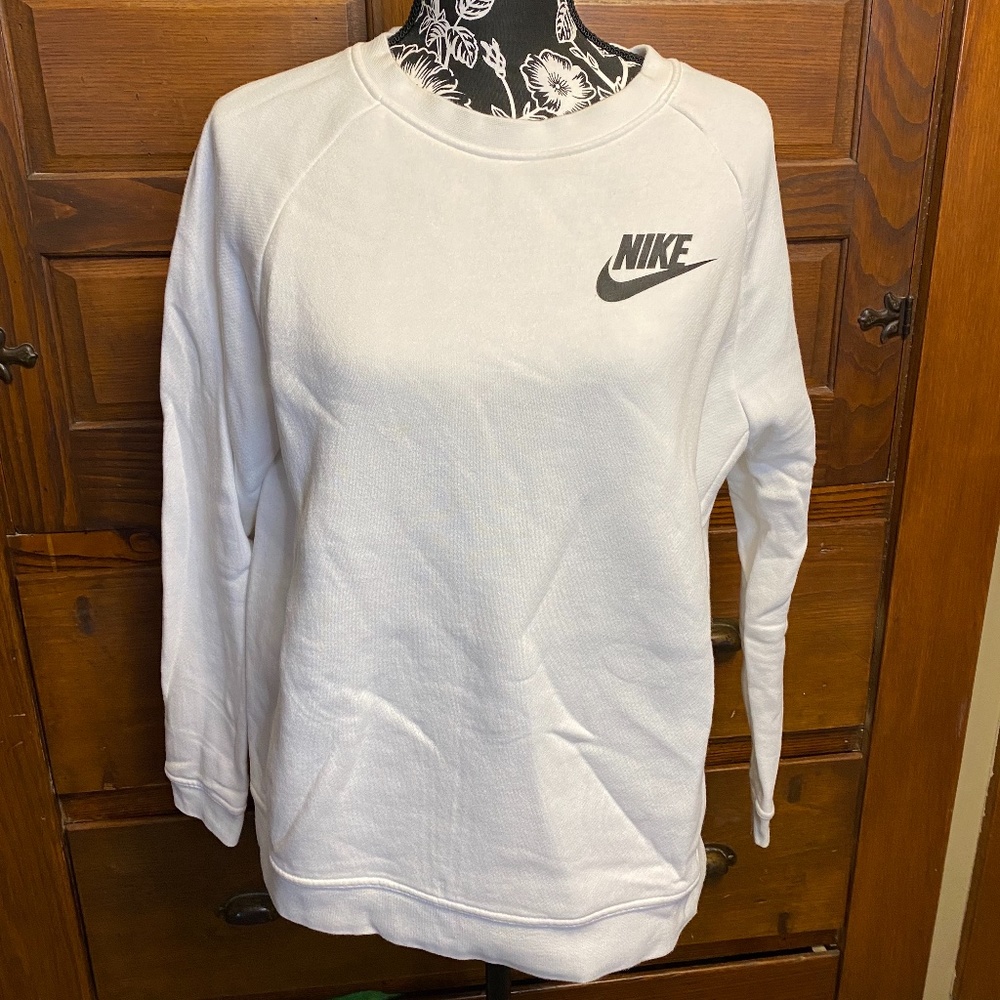 Nike Long Sleeve Sweatshirt